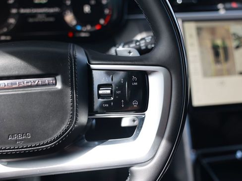 Used 2025 Land Rover Range Rover Long Wheelbase SE image 22