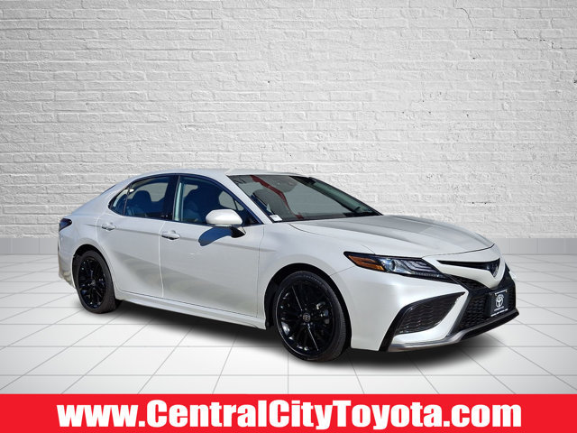 Used 2024 Toyota Camry XSE FWD image 1