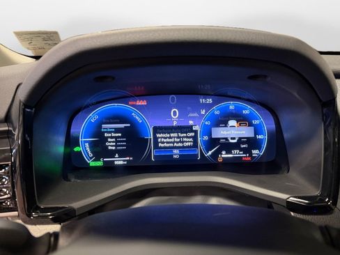 Used 2025 Toyota Camry XLE image 14