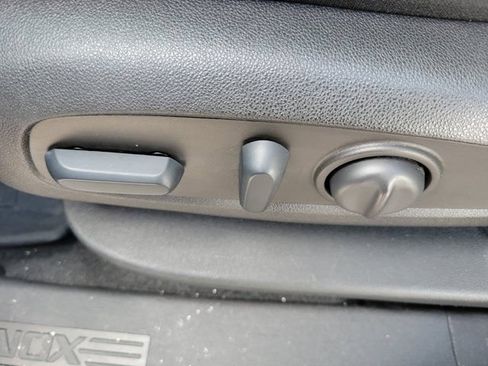 Used 2022 Chevrolet Equinox LT FWD image 24