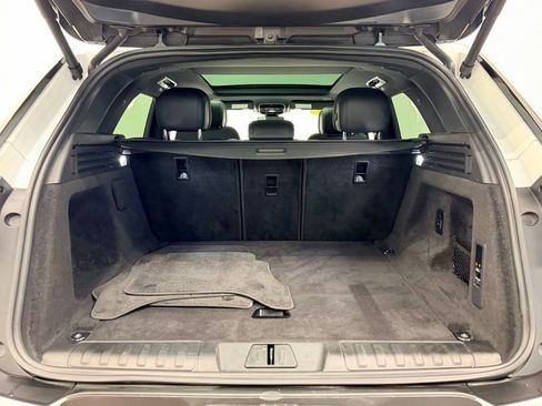 Used 2025 Land Rover Range Rover Sport SE image 6