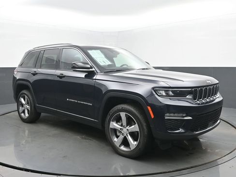 Used 2024 Jeep Grand Cherokee Limited w/ Luxury Tech Group II image 7