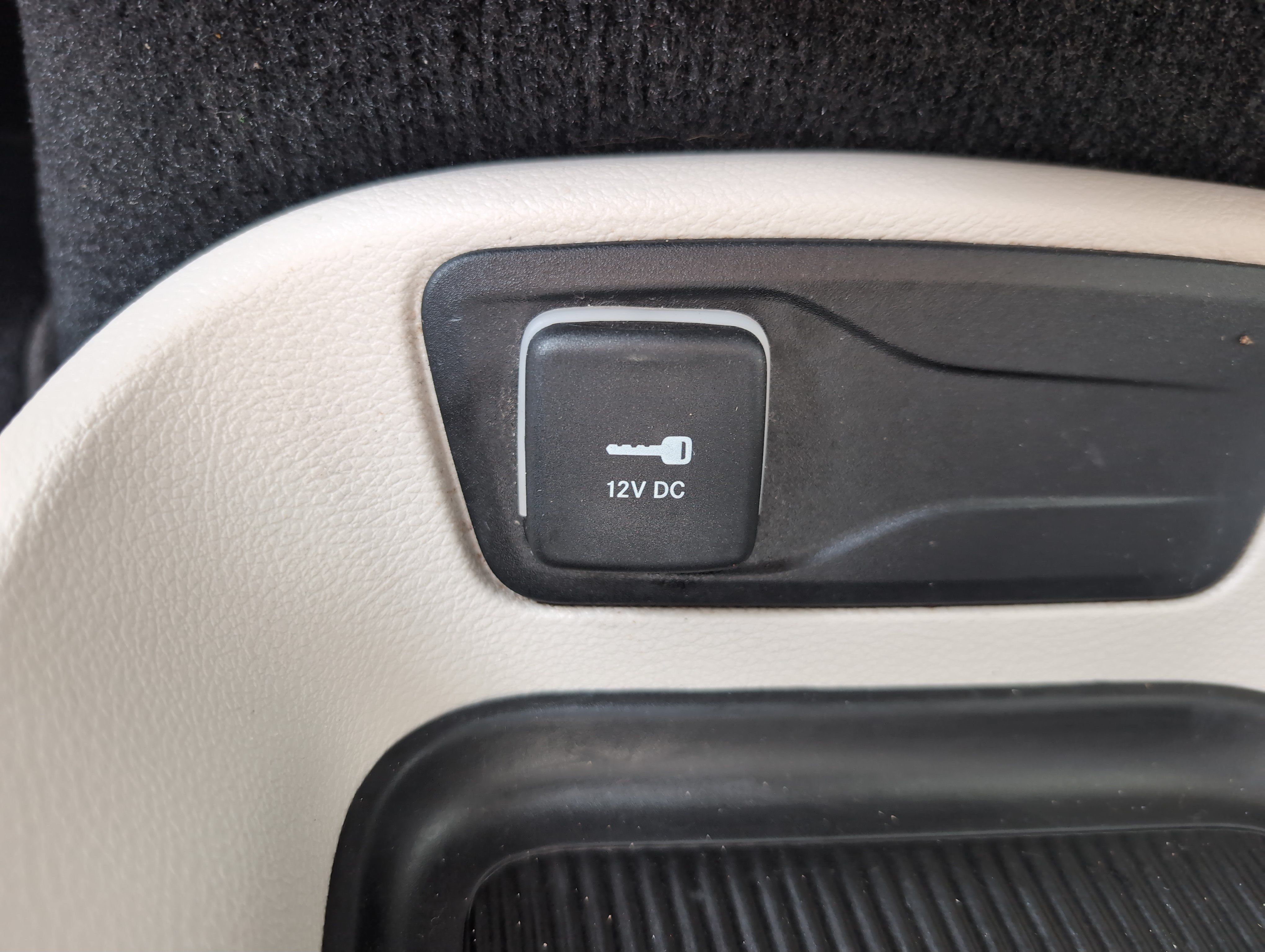 Used 2024 Chrysler Pacifica Touring-L FWD image 41