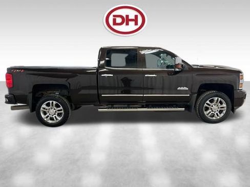 Used 2018 Chevrolet Silverado 2500 High Country w/ Duramax Plus Package image 2