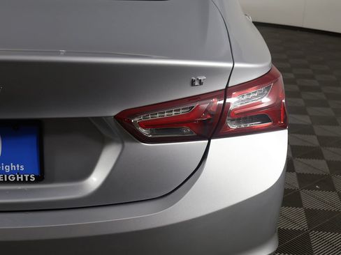 Used 2021 Chevrolet Malibu LT FWD image 13