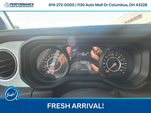 Used 2025 Jeep Gladiator Sport AWD/4WD image 22