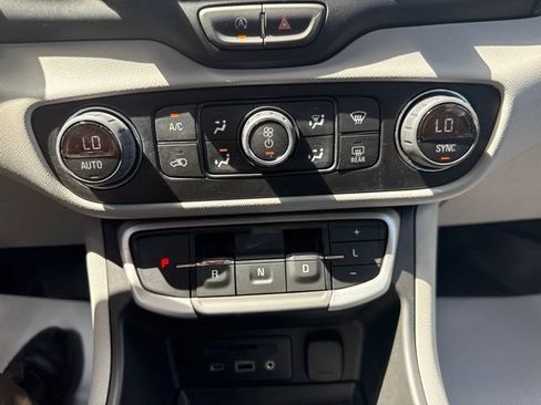 Used 2023 GMC Terrain SLT FWD image 20