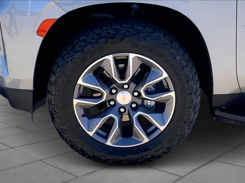 Used 2023 Chevrolet Tahoe LT w/ Luxury Package AWD/4WD image 11