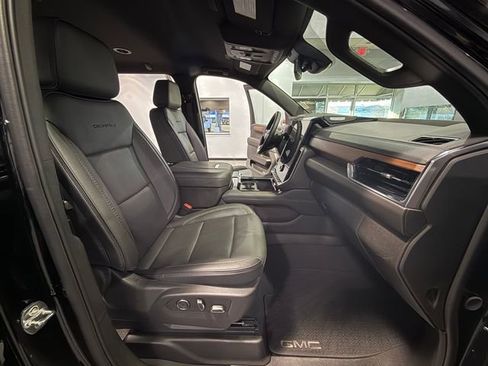 Certified 2025 GMC Yukon Denali image 12