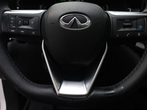 Used 2023 INFINITI QX60 Sensory w/ Cargo Package AWD/4WD image 19