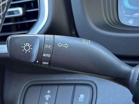 Used 2023 Hyundai Venue SEL w/ Cargo Package image 24