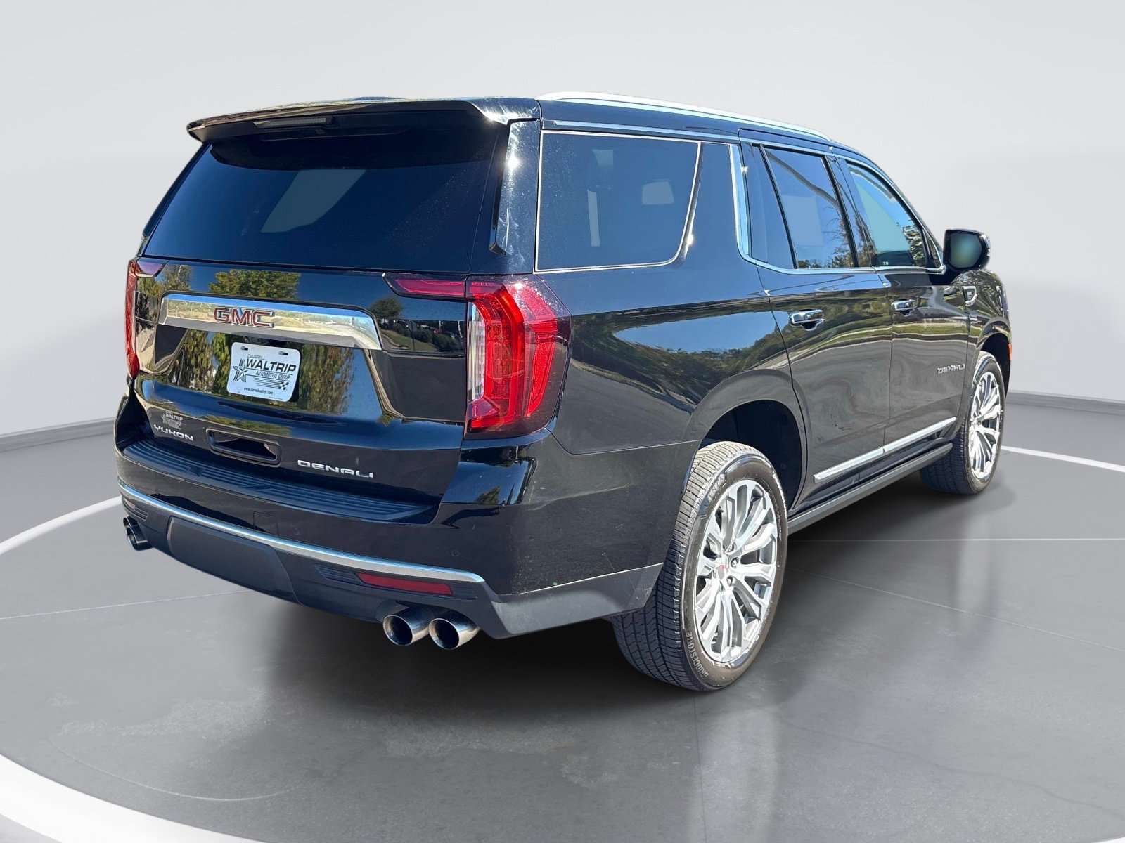 Used 2021 GMC Yukon Denali w/ Denali Premium Package AWD/4WD image 8