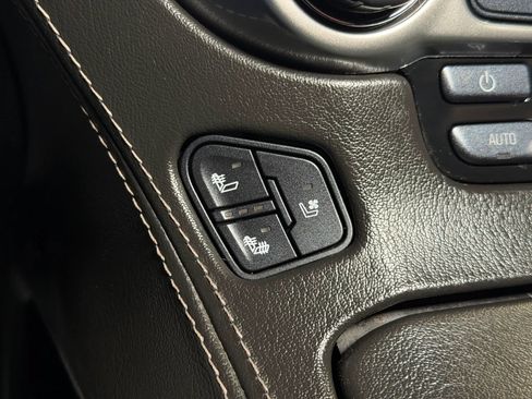 Used 2018 Chevrolet Tahoe Premier AWD/4WD image 43