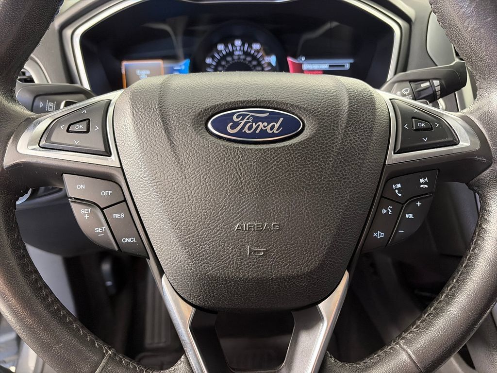 Used 2015 Ford Fusion Titanium AWD/4WD image 16