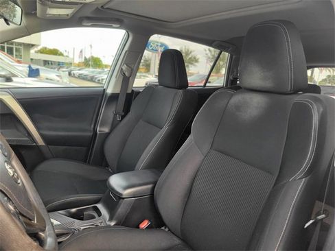Used 2015 Toyota RAV4 XLE image 18