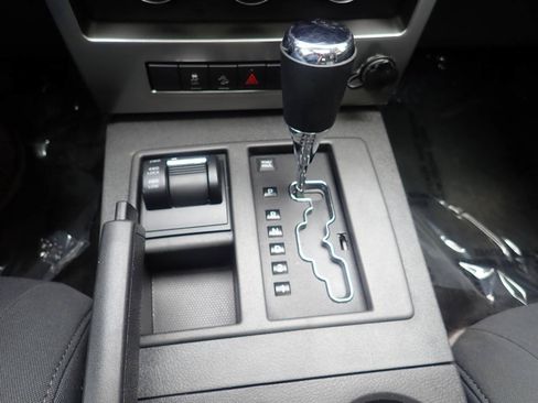 Used 2010 Jeep Liberty Sport w/ Popular Equipment Group AWD/4WD image 6