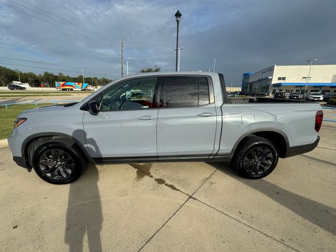 Used 2023 Honda Ridgeline Sport image 5