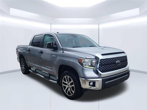 Used 2018 Toyota Tundra SR5 w/ SR5 Upgrade Package AWD/4WD image 3