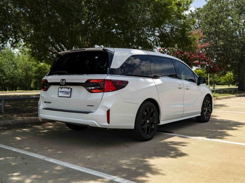 Used 2026 Honda Odyssey Sport-L image 9
