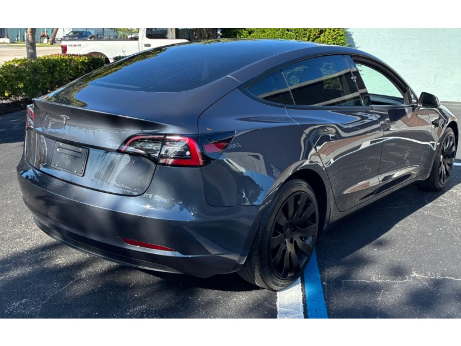 Used 2023 Tesla Model 3 Standard Range RWD image 3