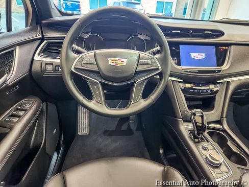 Certified 2025 Cadillac XT5 Premium Luxury w/ LPO, Floor Liner Package AWD/4WD image 14