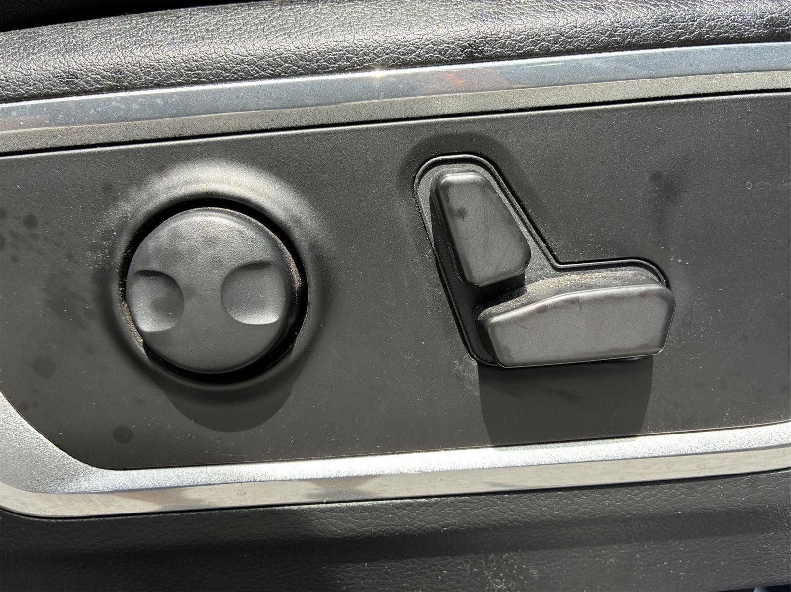 Used 2024 RAM 1500 Laramie AWD/4WD image 39