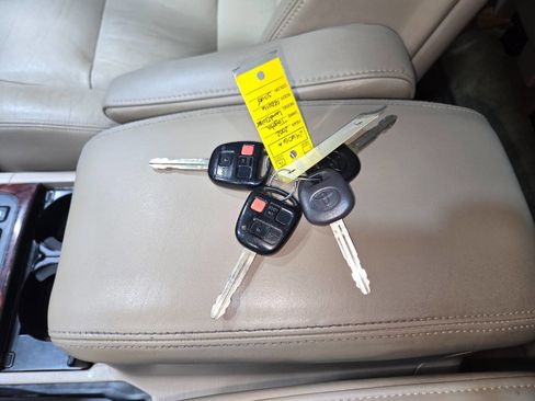 Used 2002 Toyota Land Cruiser image 7