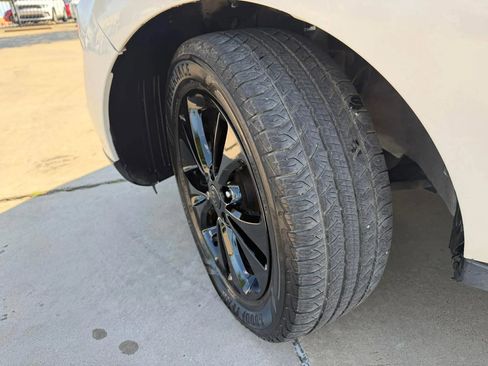 Used 2016 Kia Soul + FWD image 25