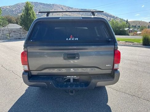 Used 2016 Toyota Tacoma TRD Off-Road AWD/4WD image 7