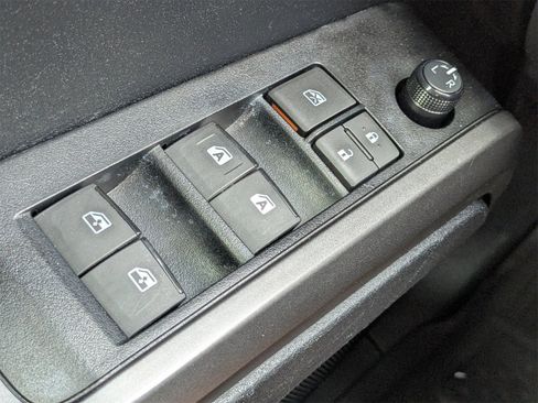 Used 2020 Toyota Tacoma TRD Off-Road image 24