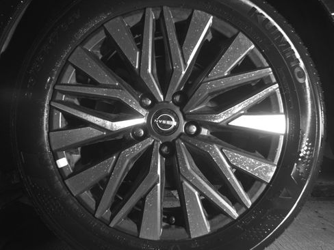 Used 2025 Nissan Altima 2.5 SV image 14