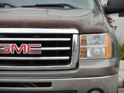 Used 2013 GMC Sierra 1500 SLE w/ Power Tech Package image 8