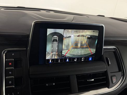 Used 2024 Chevrolet Suburban Z71 w/ Luxury Package image 18