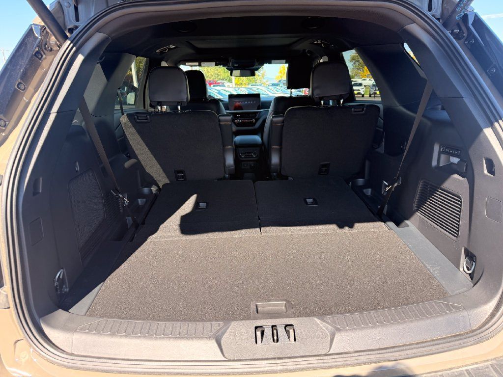 Used 2026 Ford Explorer Tremor w/ Tremor Ultimate Package AWD/4WD image 6