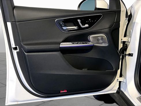 New 2026 Mercedes-Benz GLC 300 4MATIC image 11