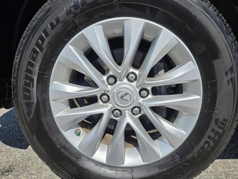 Used 2021 Lexus GX 460 Premium w/ Premium Package AWD/4WD image 34