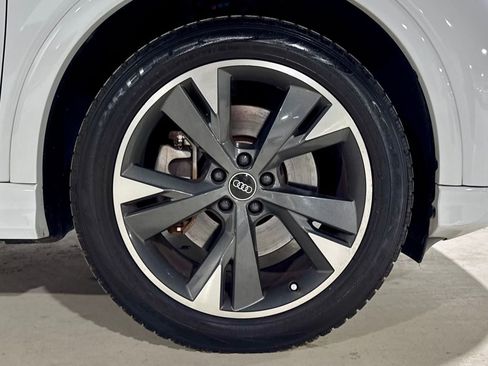 Used 2022 Audi Q4 e-tron Premium Plus image 34