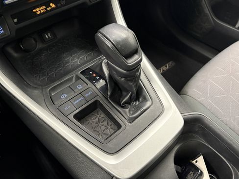 Used 2019 Toyota RAV4 XLE w/ Carpet Mat Package image 21