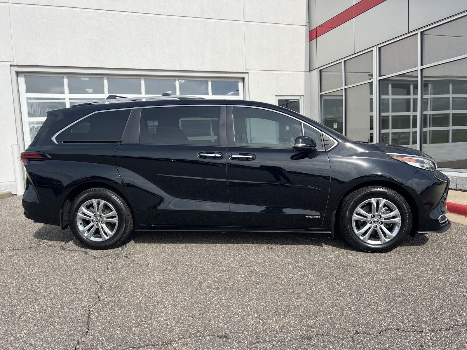 Used 2021 Toyota Sienna Platinum w/ Protection Package (TMS) AWD/4WD image 7