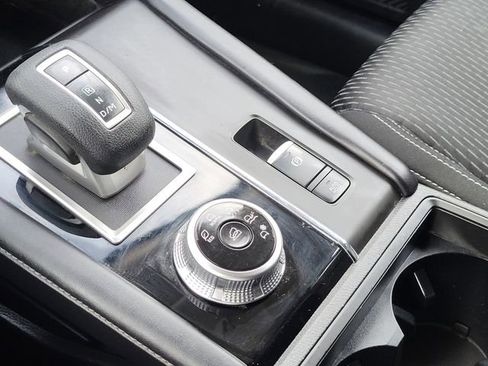 Used 2022 Mitsubishi Outlander ES image 16