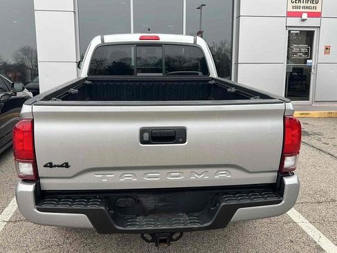 Used 2022 Toyota Tacoma SR image 5
