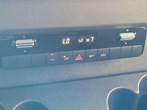 Used 2025 Mercedes-Benz Sprinter 2500 image 27
