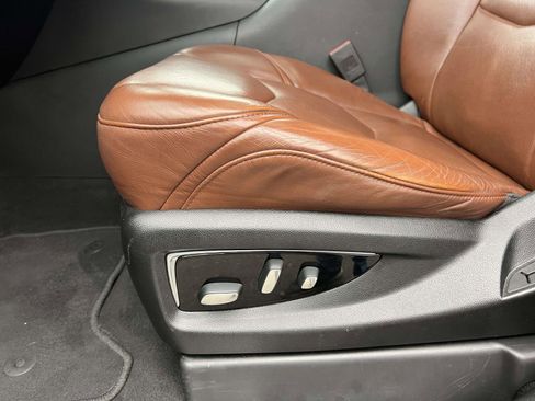 Used 2020 Cadillac Escalade Luxury w/ LPO, Radiant Package image 17