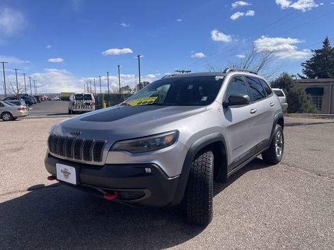 Used 2019 Jeep Cherokee Trailhawk w/ Comfort/Convenience Group image 3