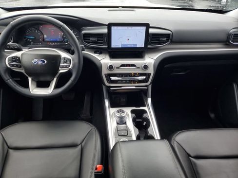 Certified 2023 Ford Explorer XLT w/ Equipment Group 202A AWD/4WD image 30