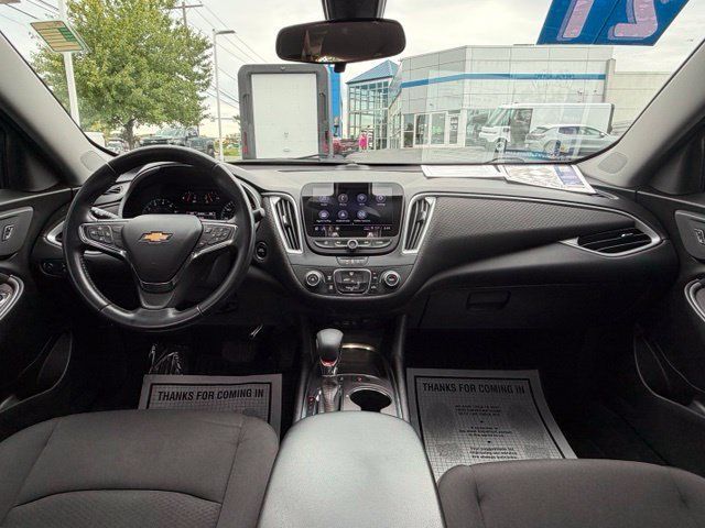 Used 2021 Chevrolet Malibu RS FWD image 3