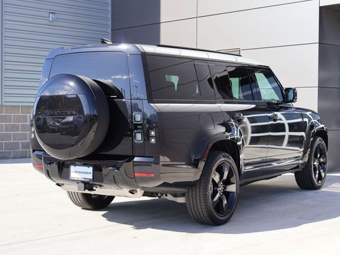 New 2026 Land Rover Defender 130 X-Dynamic SE AWD/4WD image 5