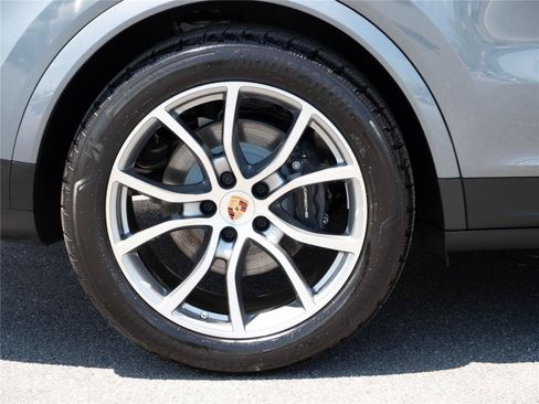 Certified 2026 Porsche Cayenne Coupe AWD/4WD image 40