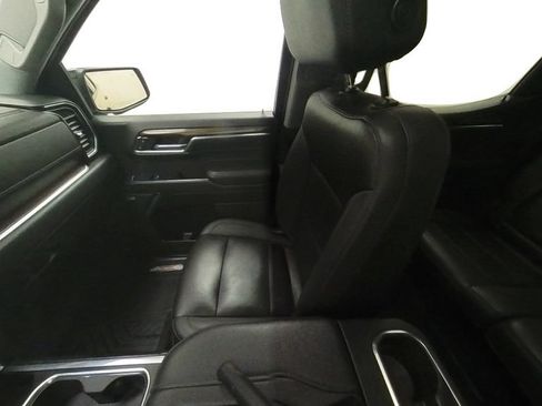 Used 2022 Chevrolet Silverado 1500 LT Trail Boss w/ LT Trail Boss Premium Package AWD/4WD image 32