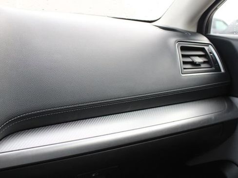 Used 2018 Subaru Outback 2.5i Premium image 18